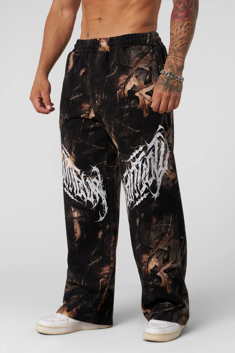YONGLA men's sports pants with leaf camouflage print straight leg casual pants, loose sports outdoor wide leg pants